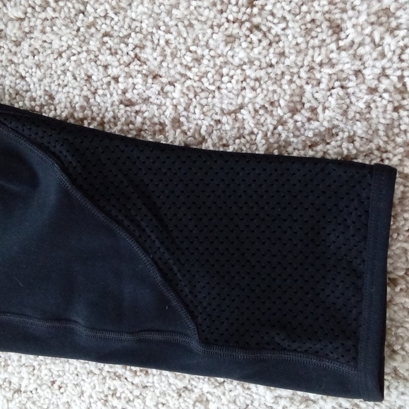 Uniquely Lorna Jane Capri leggings - Picture 4 of 8